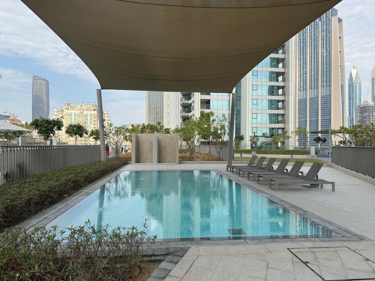 Luxurious Downtown Views 2 Bedrooms Apartment Dubai