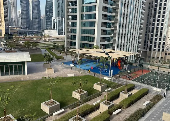 Luxurious Downtown Views 2 Bedrooms Holiday Home